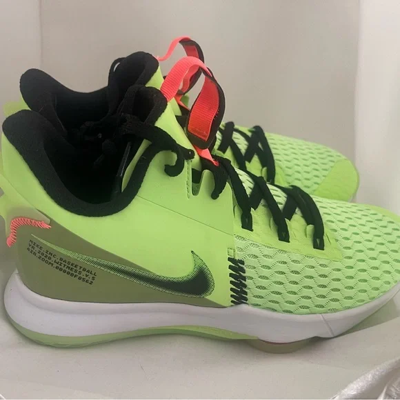 Nike Lebron Witness V Shoes Grinch Lime Glow Black Bright  display picture 2